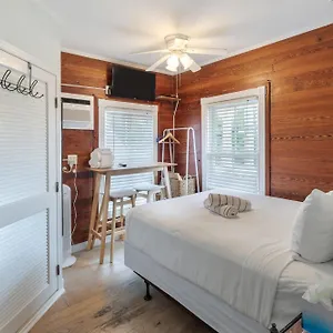 Carey's Corner Apartment